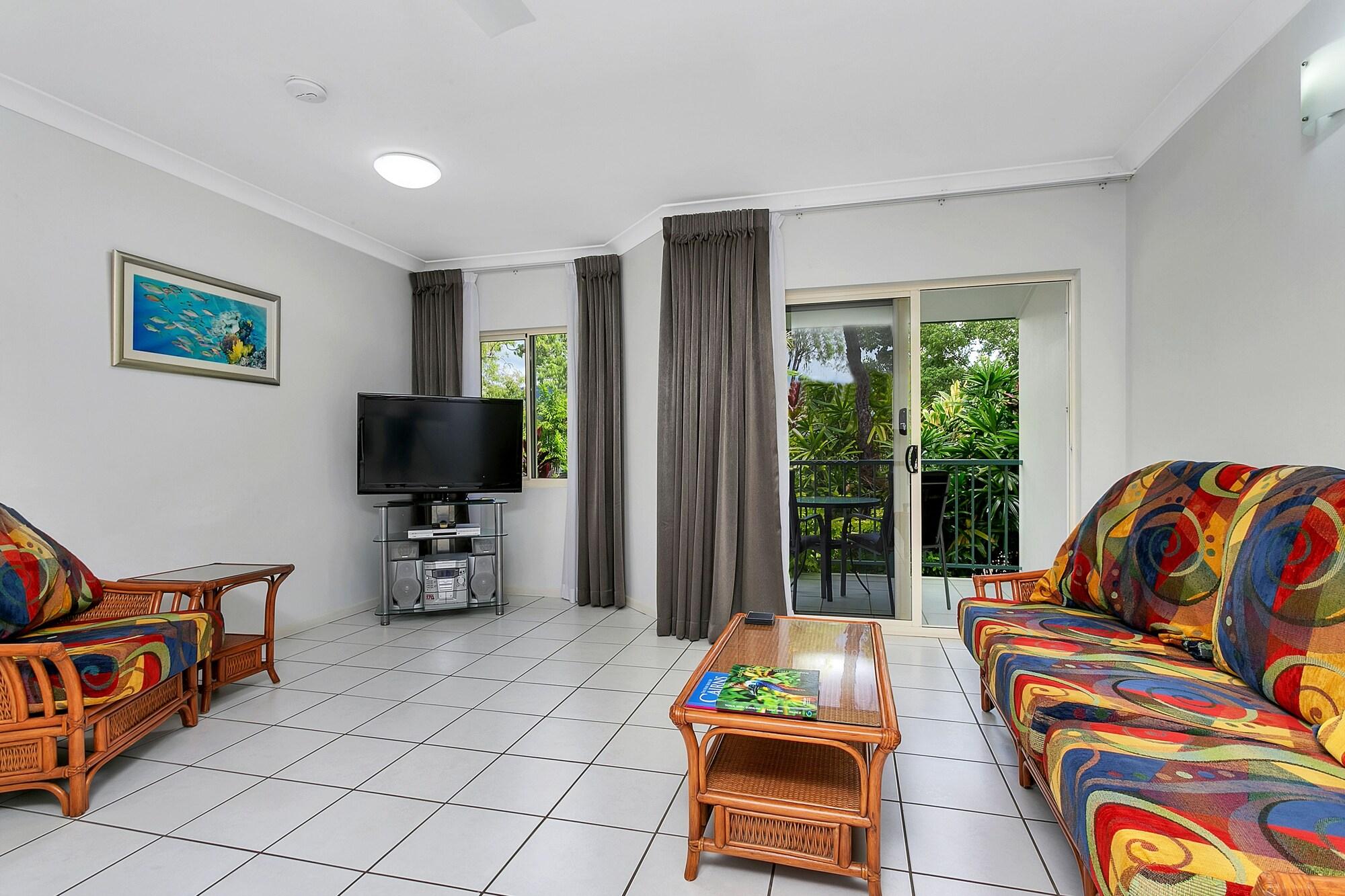 Beachfront Apartments On Trinity Beach Exterior foto