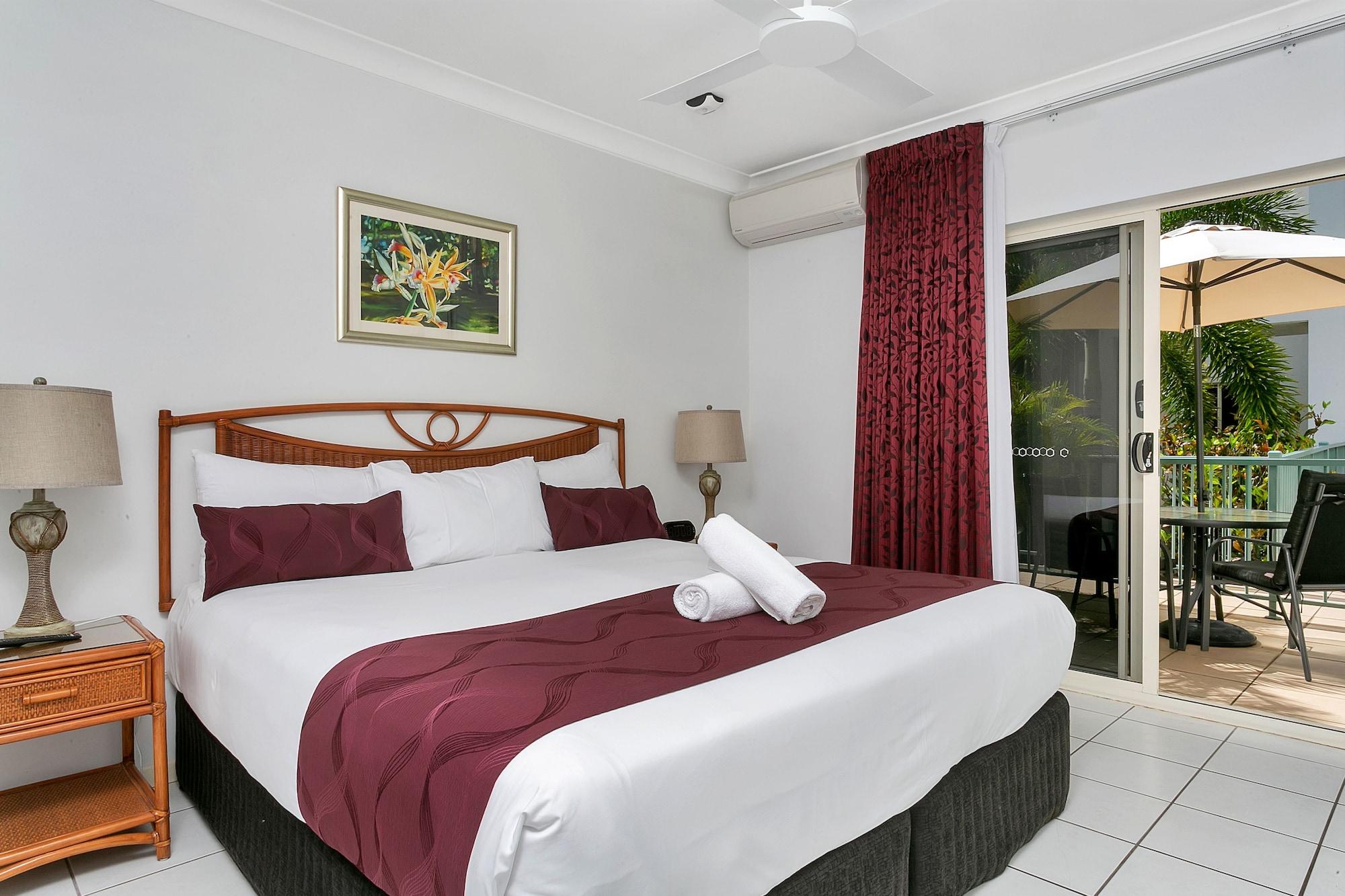 Beachfront Apartments On Trinity Beach Exterior foto