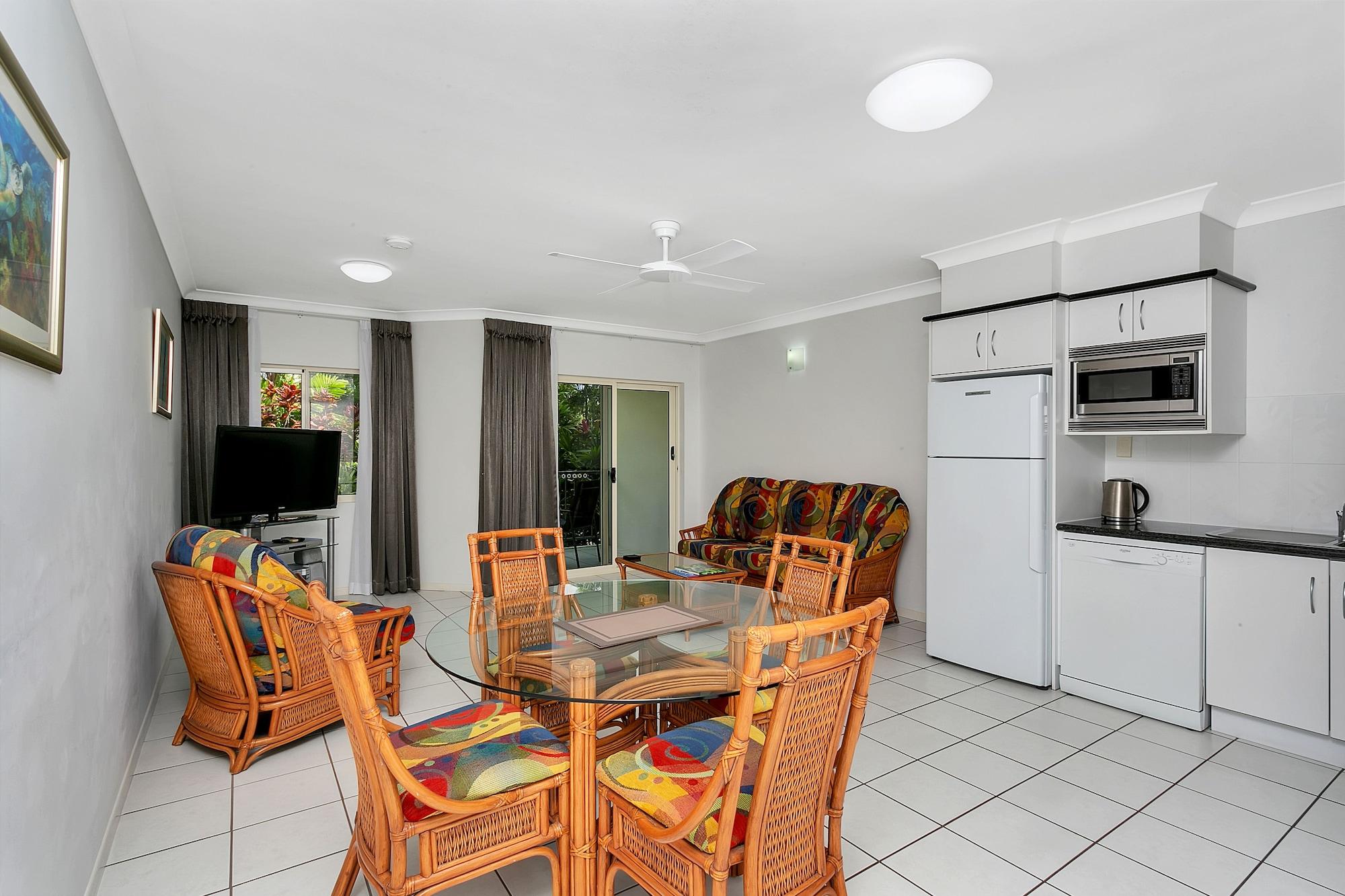 Beachfront Apartments On Trinity Beach Exterior foto