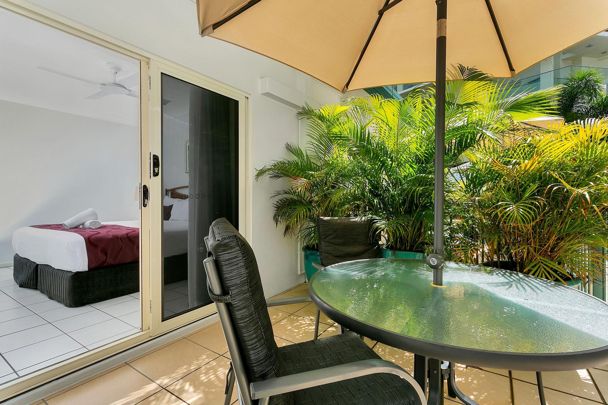Beachfront Apartments On Trinity Beach Exterior foto