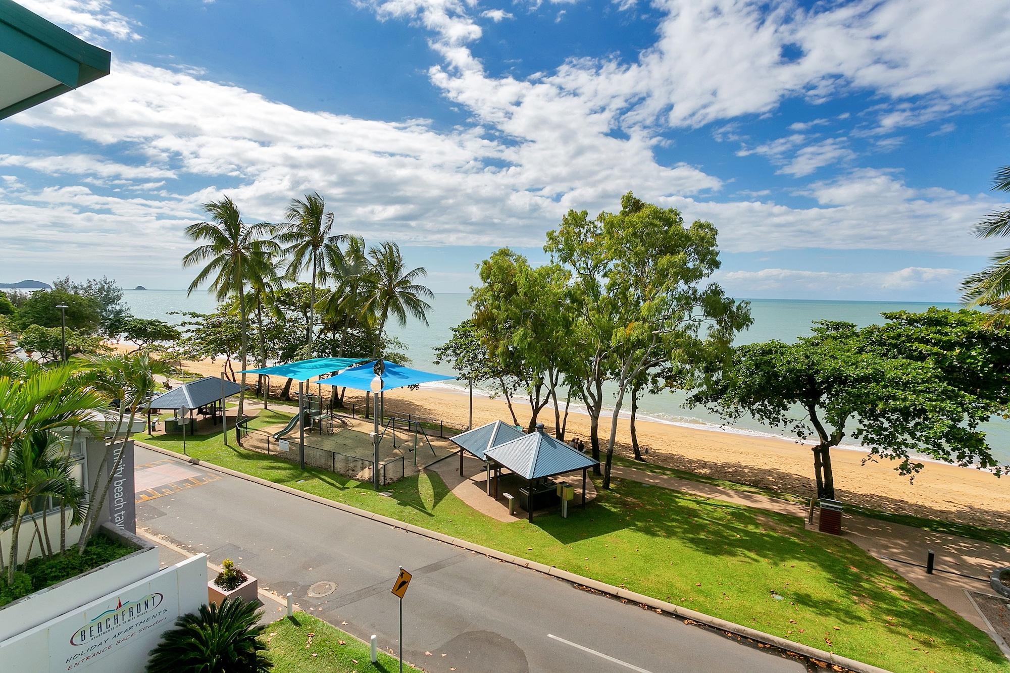 Beachfront Apartments On Trinity Beach Exterior foto