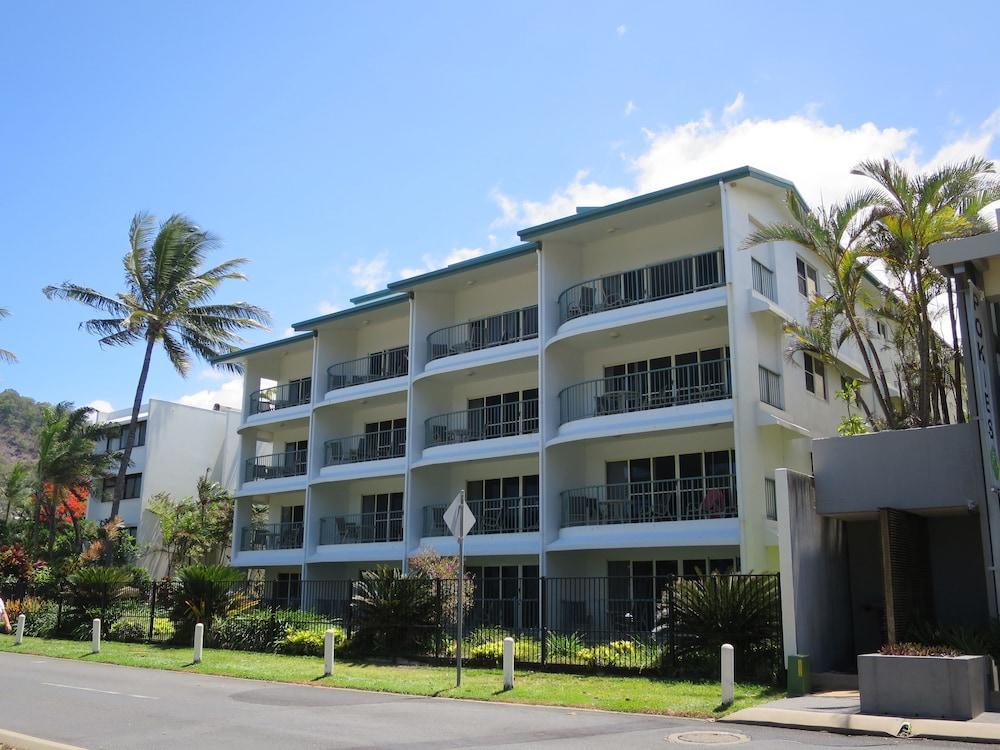 Beachfront Apartments On Trinity Beach Exterior foto