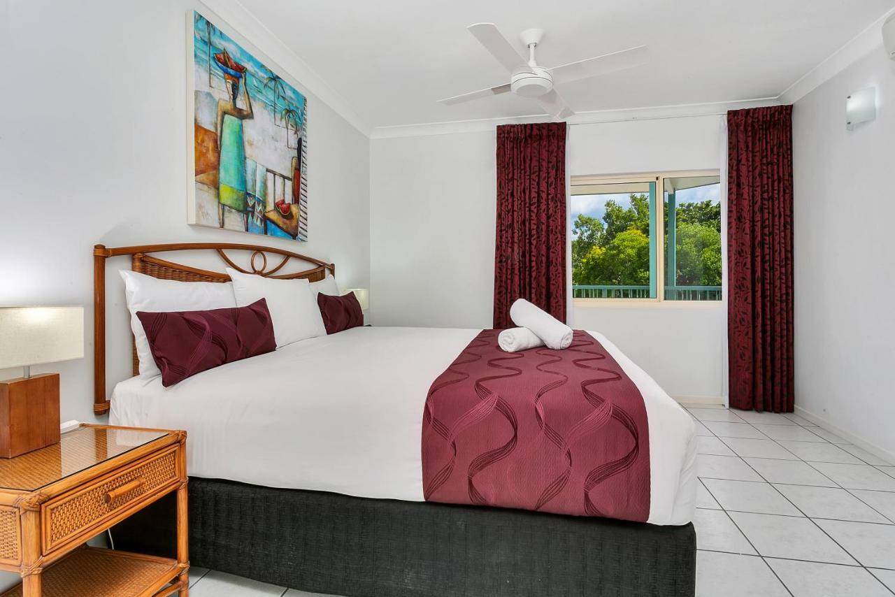 Beachfront Apartments On Trinity Beach Exterior foto
